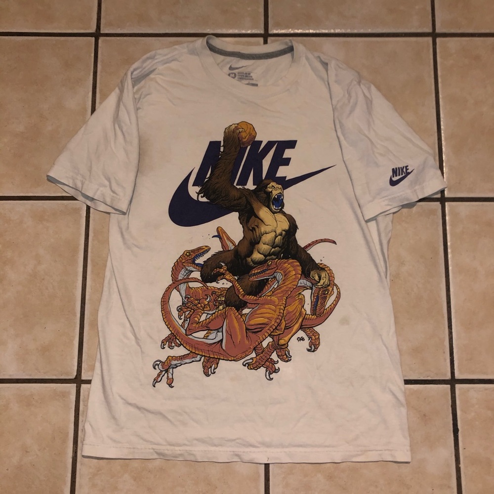 Nike tee shirt short sleeve rare